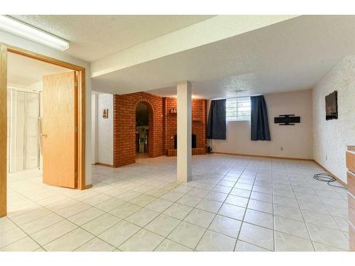 56 Huntwick Way Ne, Calgary, AB - Indoor Photo Showing Other Room