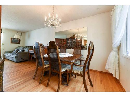 56 Huntwick Way Ne, Calgary, AB - Indoor Photo Showing Dining Room