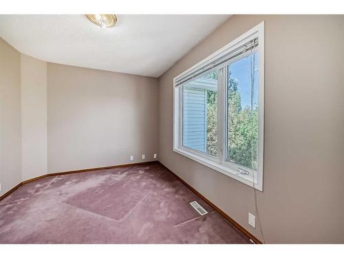 126 Douglasview Rise Se, Calgary, AB - Indoor Photo Showing Other Room