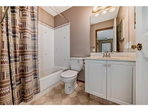 126 Douglasview Rise Se, Calgary, AB - Indoor Photo Showing Bathroom