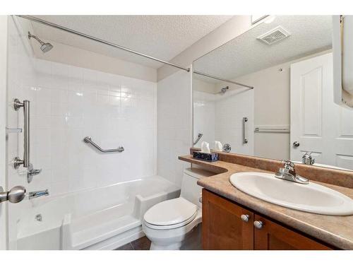 334-428 Chaparral Ravine View Se, Calgary, AB - Indoor Photo Showing Bathroom