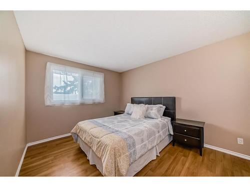112-6440 4 Street Nw, Calgary, AB - Indoor Photo Showing Bedroom