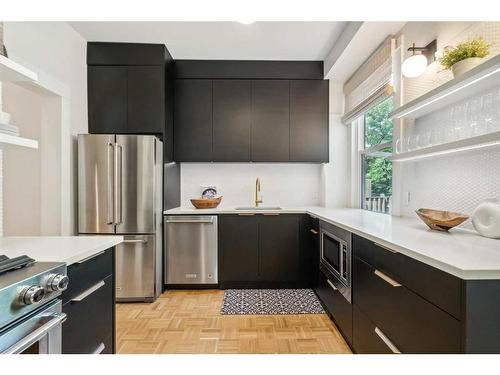 926 19 Avenue Sw, Calgary, AB - Indoor Photo Showing Kitchen With Upgraded Kitchen