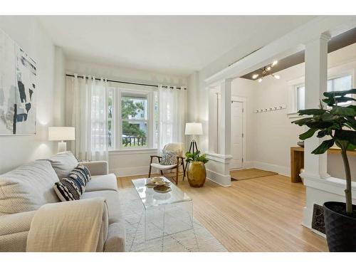 926 19 Avenue Sw, Calgary, AB - Indoor Photo Showing Living Room