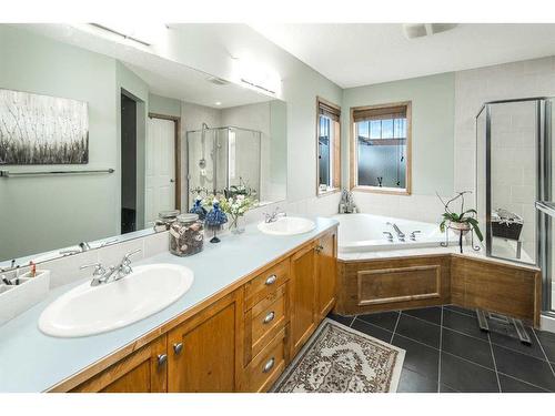 157 Cortina Bay Sw, Calgary, AB - Indoor Photo Showing Bathroom