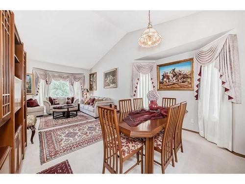 224 Edgebank Circle Nw, Calgary, AB - Indoor Photo Showing Kitchen With Double Sink