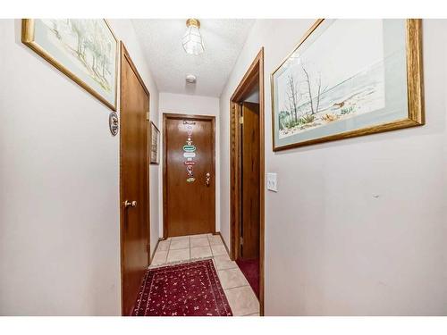 224 Edgebank Circle Nw, Calgary, AB - Indoor Photo Showing Bathroom