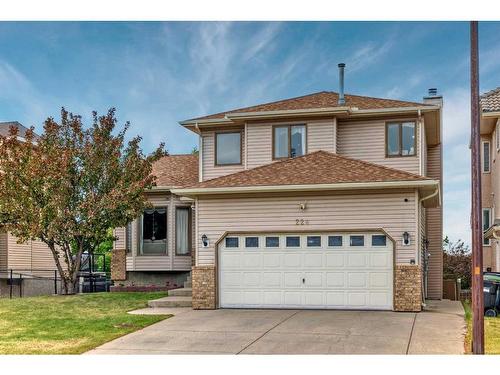 224 Edgebank Circle Nw, Calgary, AB - Outdoor With Facade