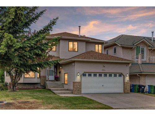 224 Edgebank Circle Nw, Calgary, AB - Indoor Photo Showing Other Room