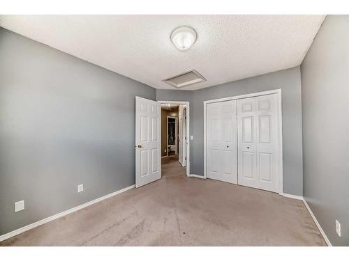 69 Saddlehorn Crescent, Calgary, AB - Indoor Photo Showing Other Room