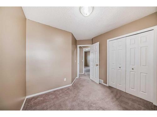 69 Saddlehorn Crescent, Calgary, AB - Indoor Photo Showing Other Room
