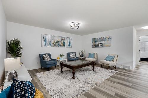 312 Calhoun Common Ne, Calgary, AB - Indoor Photo Showing Living Room