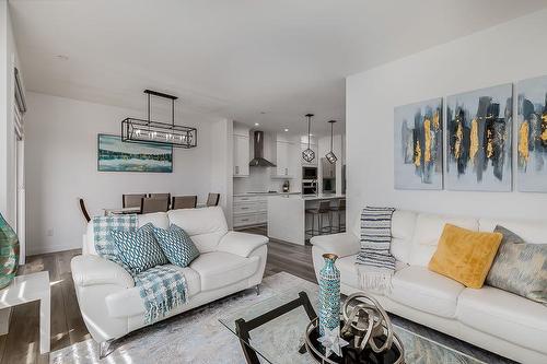 312 Calhoun Common Ne, Calgary, AB - Indoor Photo Showing Living Room