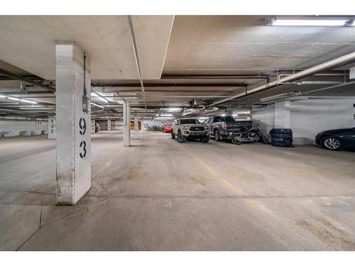 401-1410 2 Street Sw, Calgary, AB - Indoor Photo Showing Garage