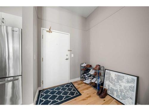 401-1410 2 Street Sw, Calgary, AB - Indoor Photo Showing Other Room