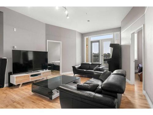 401-1410 2 Street Sw, Calgary, AB - Indoor Photo Showing Living Room