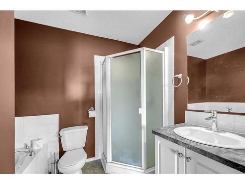 177 Royal Birch Mount Nw, Calgary, AB - Indoor Photo Showing Bathroom