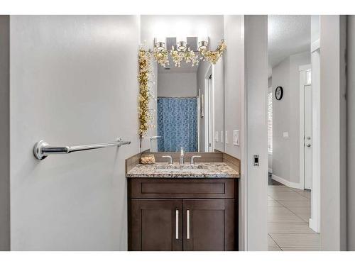 112 Auburn Bay Avenue Se, Calgary, AB - Indoor Photo Showing Bathroom