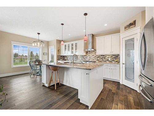 81008 404 Avenue East, Rural Foothills County, AB - Indoor Photo Showing Kitchen With Upgraded Kitchen