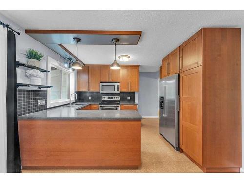 6260 Dalmarnock Crescent Nw, Calgary, AB - Indoor Photo Showing Kitchen