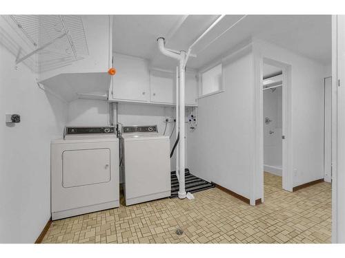 6260 Dalmarnock Crescent Nw, Calgary, AB - Indoor Photo Showing Laundry Room