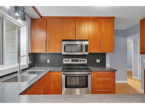 6260 Dalmarnock Crescent Nw, Calgary, AB - Indoor Photo Showing Kitchen With Stainless Steel Kitchen With Upgraded Kitchen