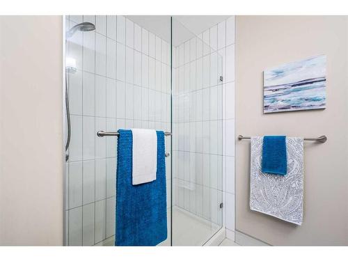 2156-2330 Fish Creek Boulevard Sw, Calgary, AB - Indoor Photo Showing Bathroom