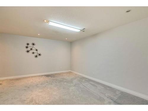 16 Woodfield Way Sw, Calgary, AB - Indoor Photo Showing Other Room