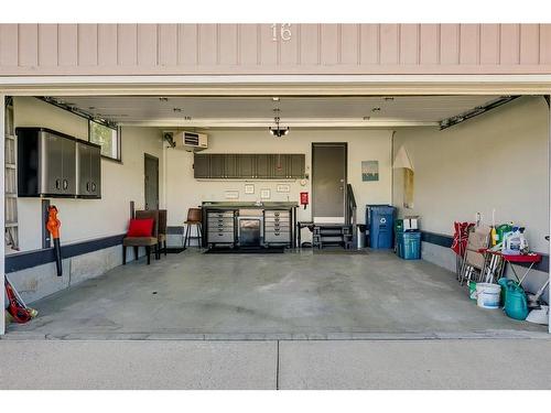 16 Woodfield Way Sw, Calgary, AB - Indoor Photo Showing Garage