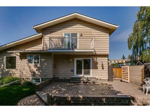 16 Woodfield Way Sw, Calgary, AB - Outdoor