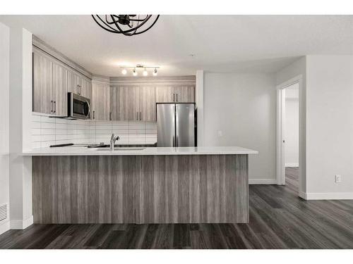 2304-6118 80 Avenue Ne, Calgary, AB - Indoor Photo Showing Kitchen