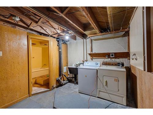 1619 9 Street Nw, Calgary, AB - Indoor Photo Showing Laundry Room