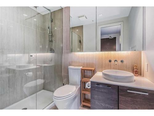 1609-901 10 Avenue Sw, Calgary, AB - Indoor Photo Showing Bathroom