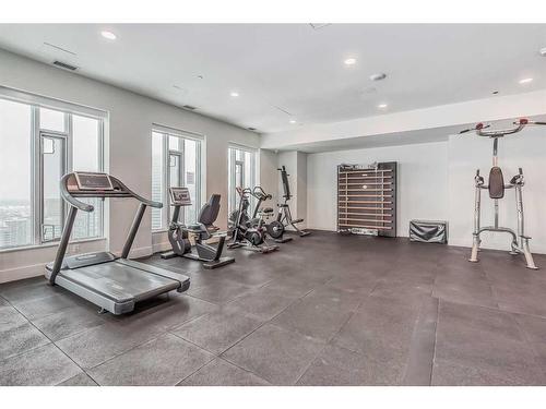 1609-901 10 Avenue Sw, Calgary, AB - Indoor Photo Showing Gym Room