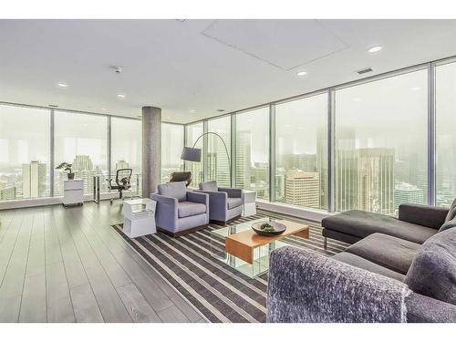 1609-901 10 Avenue Sw, Calgary, AB - Indoor Photo Showing Living Room