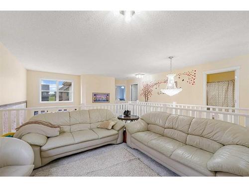 74 Martha'S Meadow Close Ne, Calgary, AB - Indoor Photo Showing Living Room