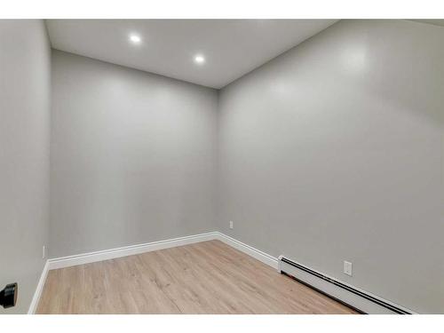 3-232 20 Avenue Ne, Calgary, AB - Indoor Photo Showing Other Room