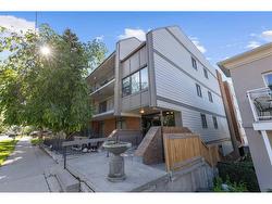 4-1607 26 Avenue SW Calgary, AB T2T 1C7