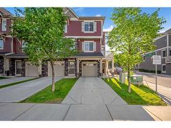 39 Kinlea Way NW Calgary, AB T3R 0S2