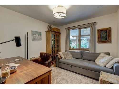 922A 9Th Streert Street, Canmore, AB - Indoor Photo Showing Living Room