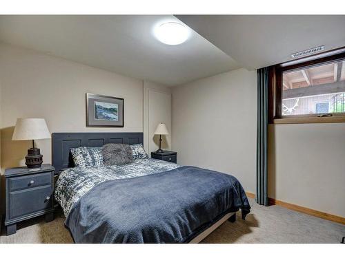 922A 9Th Streert Street, Canmore, AB - Indoor Photo Showing Bedroom