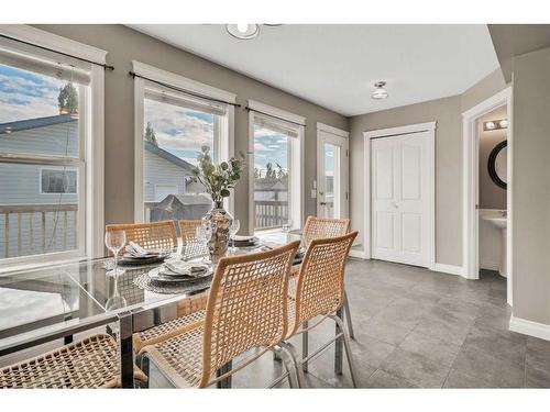 15909 Everstone Road Sw, Calgary, AB - Indoor Photo Showing Dining Room