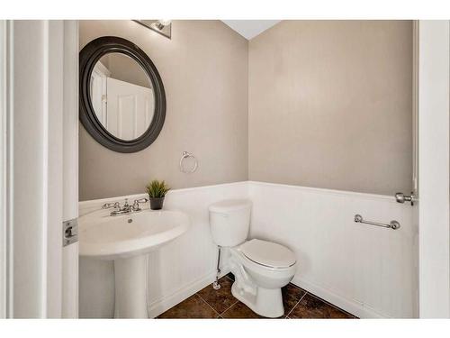 15909 Everstone Road Sw, Calgary, AB - Indoor Photo Showing Bathroom