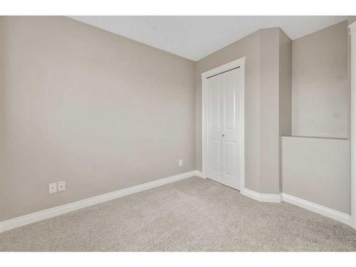 15909 Everstone Road Sw, Calgary, AB - Indoor Photo Showing Other Room