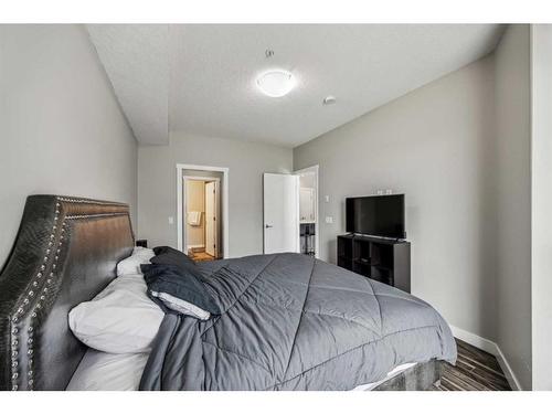 106-605 17 Avenue Nw, Calgary, AB - Indoor Photo Showing Bedroom