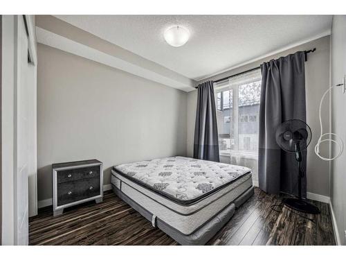 106-605 17 Avenue Nw, Calgary, AB - Indoor Photo Showing Bedroom