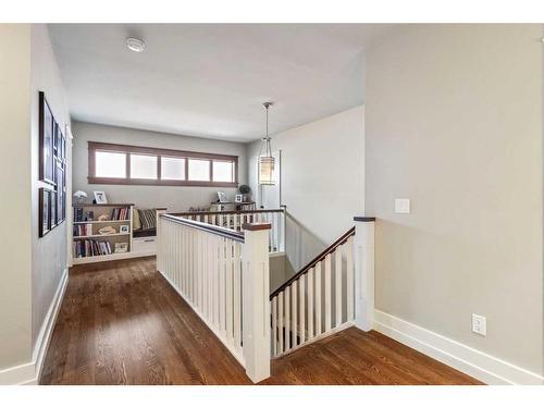 4215 15A Street Sw, Calgary, AB - Indoor Photo Showing Other Room