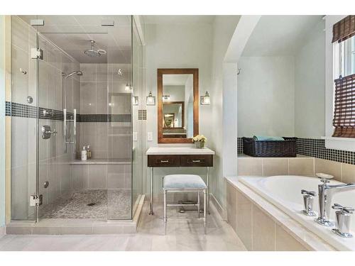 4215 15A Street Sw, Calgary, AB - Indoor Photo Showing Bathroom