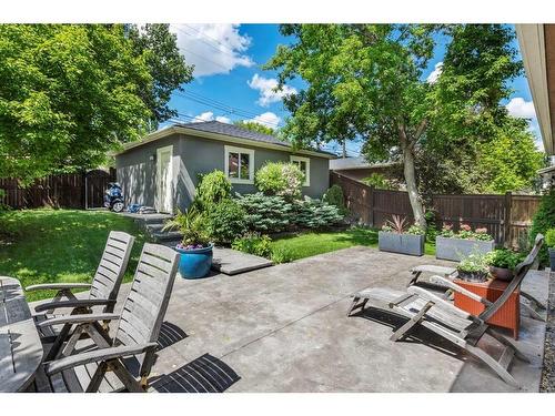 4215 15A Street Sw, Calgary, AB - Outdoor