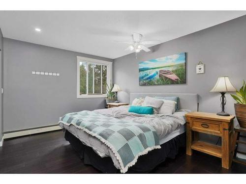 3444 Twp 352, Rural Red Deer County, AB - Indoor Photo Showing Bedroom